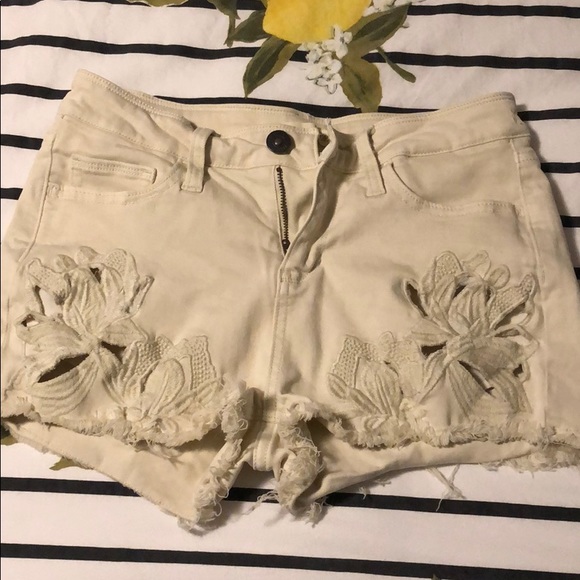 High rise shorts - Picture 1 of 3